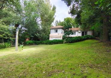 Casa 3 ambientes con cochera doble y gran parque